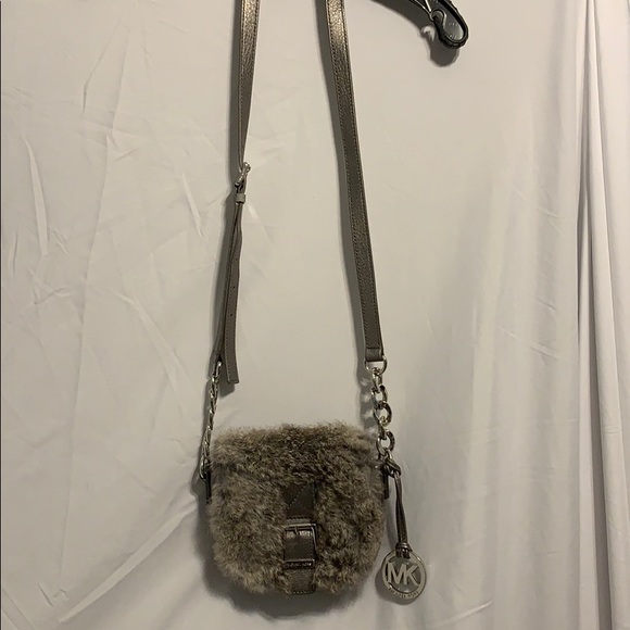 Michael Kors rabbit for a cross body in silver - Picture 2 of 5